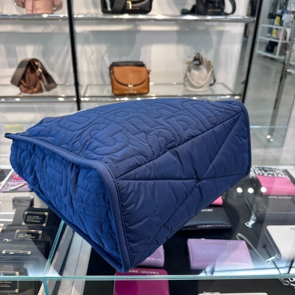 NWT! NEW! Marc Jacobs Jumbo Logo Nylon Quilted Tote Bag - Navy Blue - Picture 5 of 11